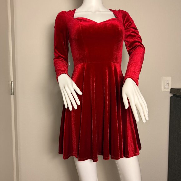 B Darlin Dresses & Skirts - B. Darlin Gorgeous red velvet like dress with long sleeves and pleats Size 1/2